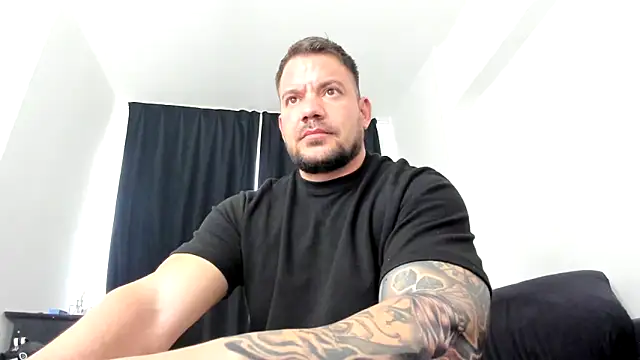 Snapshot of musclemonster31 chatting on February 28, 11:47 am musclemonster31 online show from February 28, 11:47 am