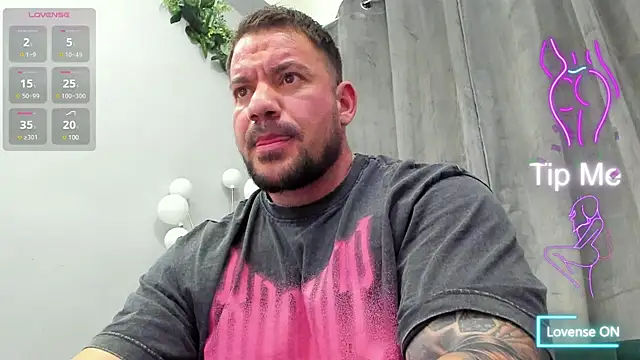 Snapshot of musclemonster31 chatting on March 2, 8:50 pm musclemonster31 online show from March 2, 8:50 pm