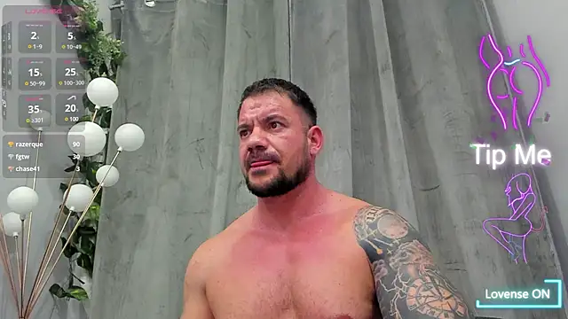 Snapshot of musclemonster31 chatting on March 3, 4:14 am musclemonster31 online show from March 3, 4:14 am