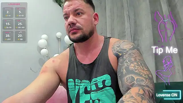 Snapshot of musclemonster31 chatting on March 3, 9:05 pm musclemonster31 online show from March 3, 9:05 pm