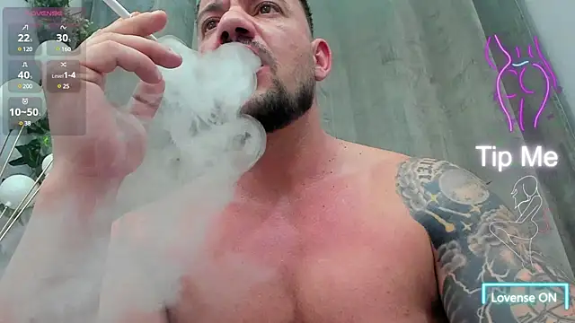 Snapshot of musclemonster31 chatting on March 17, 1:14 am musclemonster31 online show from March 17, 1:14 am