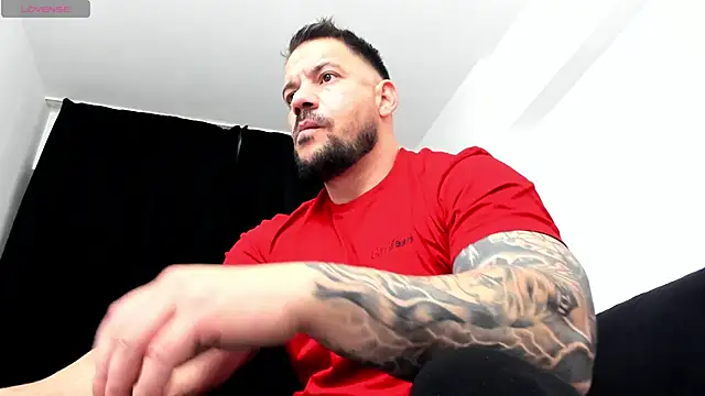 Snapshot of musclemonster31 chatting on October 15, 11:54 am musclemonster31 online show from October 15, 11:54 am