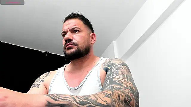 Snapshot of musclemonster31 chatting on October 19, 8:09 pm musclemonster31 online show from October 19, 8:09 pm