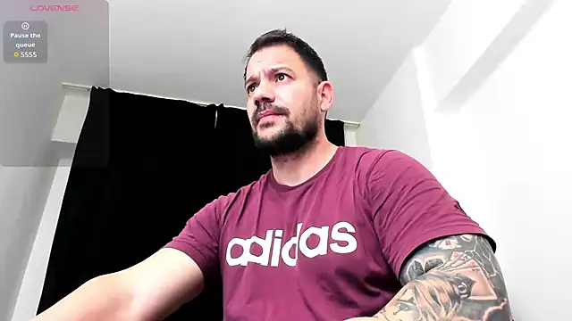 Snapshot of musclemonster31 chatting on December 20, 9:00 pm musclemonster31 online show from December 20, 9:00 pm