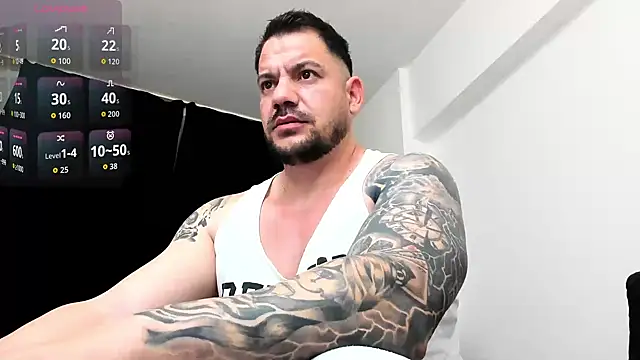 Snapshot of musclemonster31 chatting on January 7, 9:28 pm musclemonster31 online show from January 7, 9:28 pm