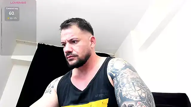 Snapshot of musclemonster31 chatting on March 2, 4:03 pm musclemonster31 online show from March 2, 4:03 pm