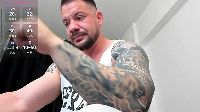 Snapshot of musclemonster31 chatting on March 19, 12:25 am musclemonster31 online show from March 19, 12:25 am