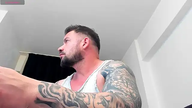 Snapshot of musclemonster31 chatting on April 14, 9:21 pm musclemonster31 online show from April 14, 9:21 pm