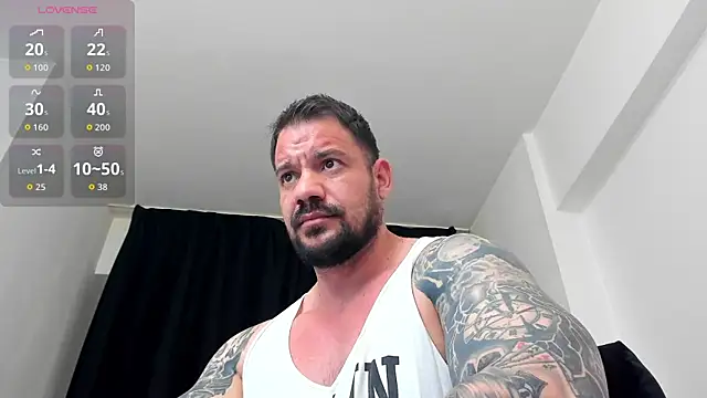musclemonster31 online show from May 18, 2:51 am