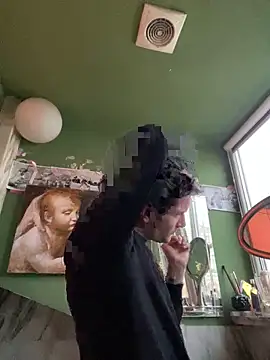 ETHAN MOORE online show from October 28, 1:36 pm