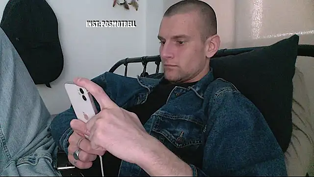 ETHAN MOORE online show from April 12, 11:26 am