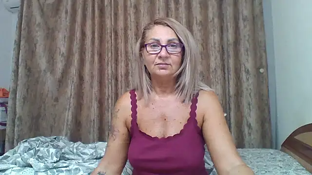 PussyEvely online show from July 9, 6:01 pm