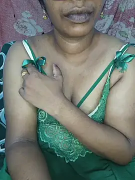 Snapshot of Malluivaniya chatting on October 15, 5:57 pm Malluivaniya online show from October 15, 5:57 pm