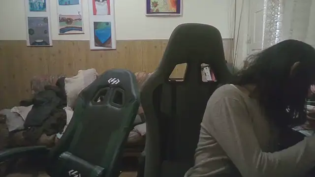 Snapshot of calliemaggotbone chatting on November 7, 10:59 am calliemaggotbone online show from November 7, 10:59 am