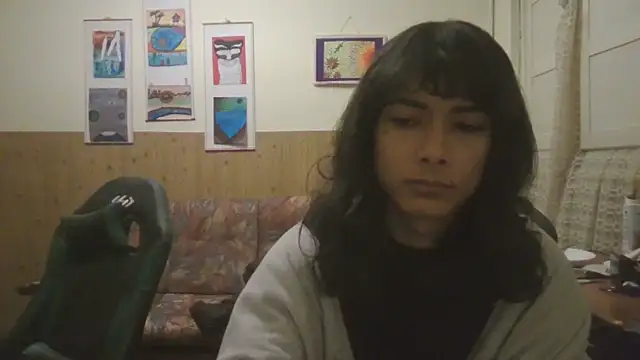 Snapshot of calliemaggotbone chatting on November 15, 9:21 pm calliemaggotbone online show from November 15, 9:21 pm