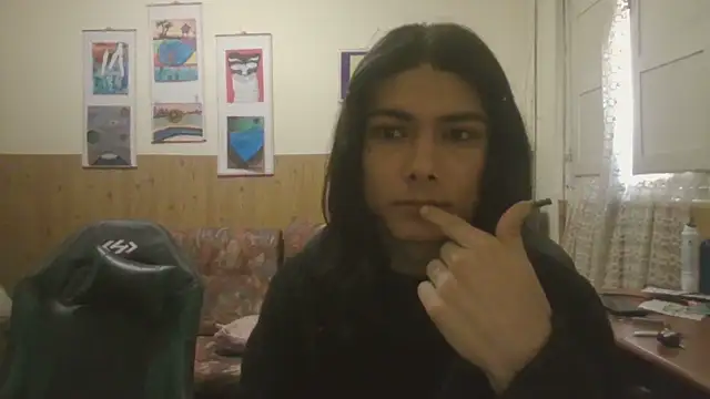 Snapshot of calliemaggotbone chatting on November 16, 1:28 pm calliemaggotbone online show from November 16, 1:28 pm