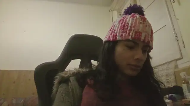 Snapshot of calliemaggotbone chatting on January 6, 9:50 pm calliemaggotbone online show from January 6, 9:50 pm