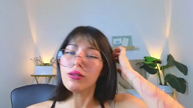 riley sierra online show from December 12, 7:37 pm