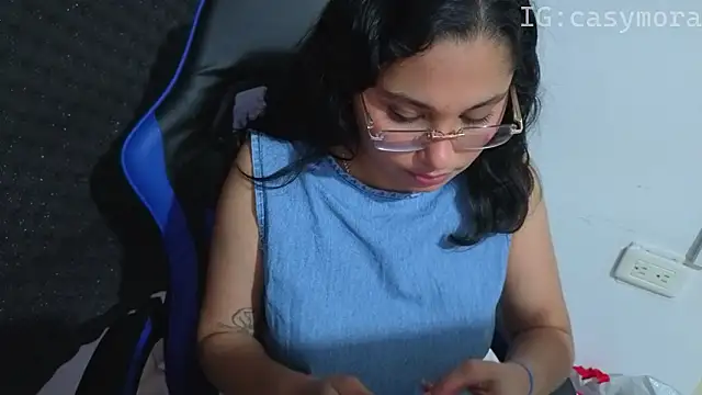 Snapshot of Cuteprincess21 chatting on March 1, 1:51 am Cuteprincess21 online show from March 1, 1:51 am