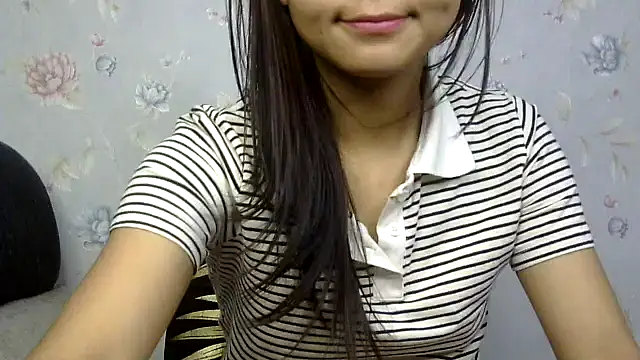 Snapshot of cute_sapna chatting on December 17, 8:23 am cute sapna online show from December 17, 8:23 am