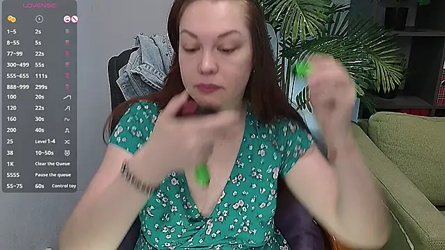 CutieGinger online show from November 1, 6:10 pm