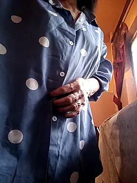 Snapshot of Lovely_Lori chatting on December 1, 5:01 am Lovely Lori online show from December 1, 5:01 am