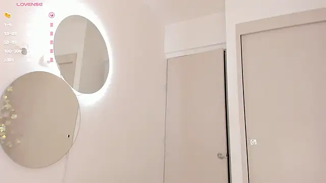 mia yourmommy online show from March 17, 2:41 am