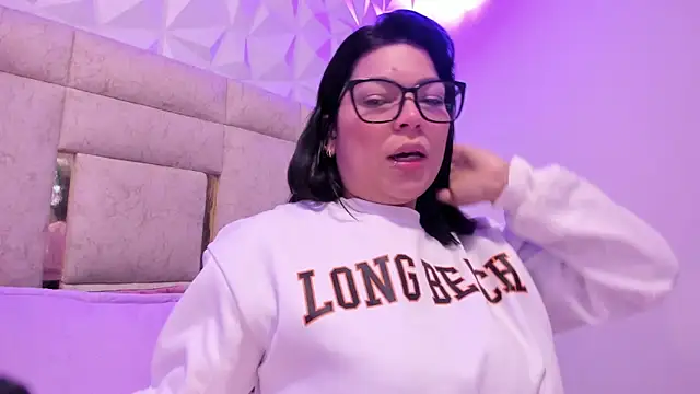 PauletteJ online show from February 10, 11:58 am