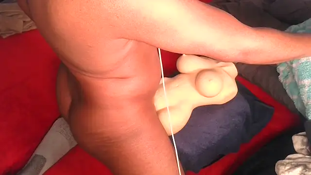 Carolinayoungin online show from December 11, 10:27 pm