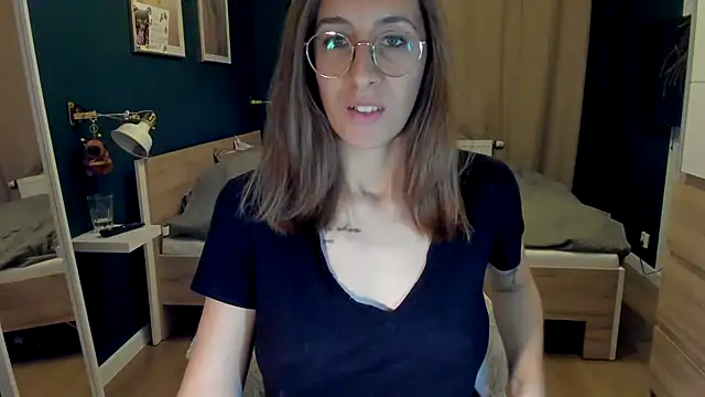 Snapshot of DesireMore90 chatting on April 28, 10:48 pm DesireMore90 online show from April 28, 10:48 pm