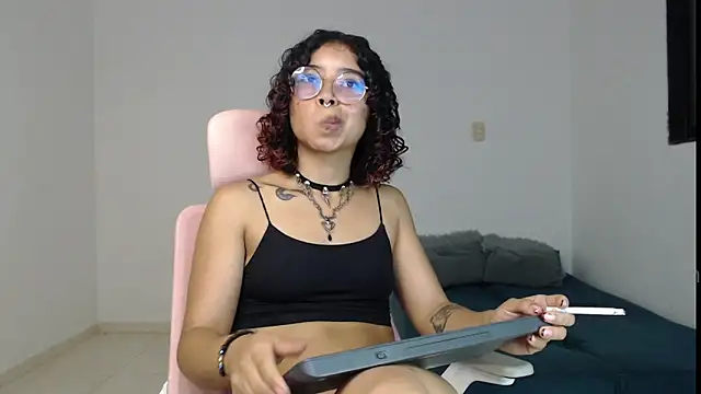 Snapshot of Putaku_San chatting on December 30, 1:48 am Putaku San online show from December 30, 1:48 am