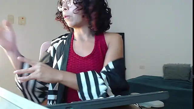 Snapshot of Putaku_San chatting on March 7, 4:57 am Putaku San online show from March 7, 4:57 am