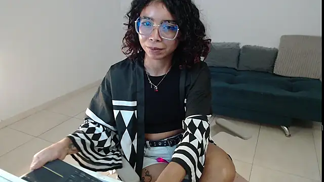 Snapshot of Putaku_San chatting on March 9, 6:06 am Putaku San online show from March 9, 6:06 am