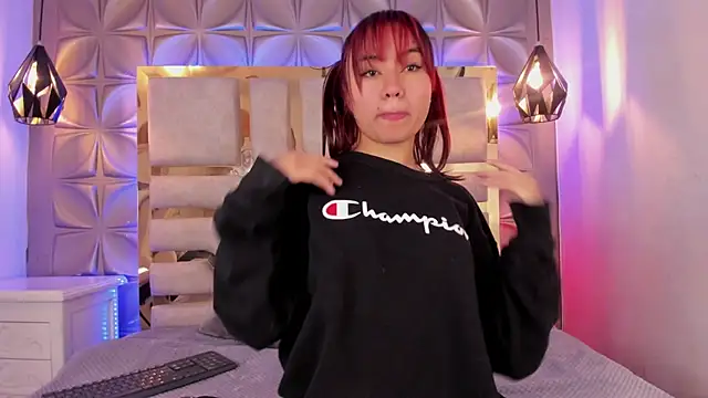 Snapshot of nahia_low chatting on January 20, 4:43 am nahia low online show from January 20, 4:43 am