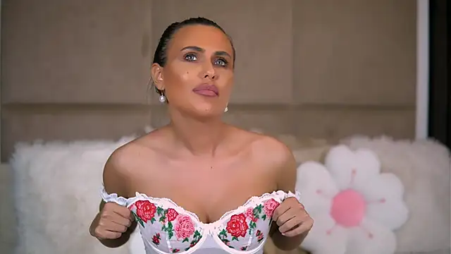 AnaisBellas online show from February 25, 4:35 am