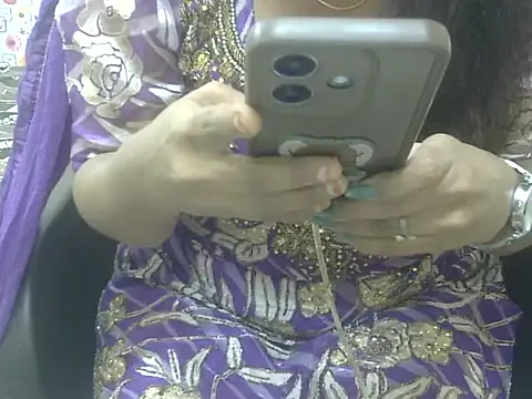 Lusty Wife1 online show from November 17, 12:00 pm