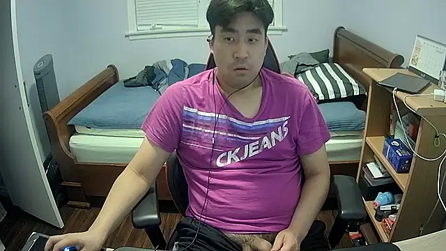 Snapshot of Koreanboy171 chatting on February 26, 4:44 am Koreanboy171 online show from February 26, 4:44 am