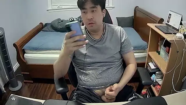 Snapshot of Koreanboy171 chatting on March 13, 3:46 am Koreanboy171 online show from March 13, 3:46 am