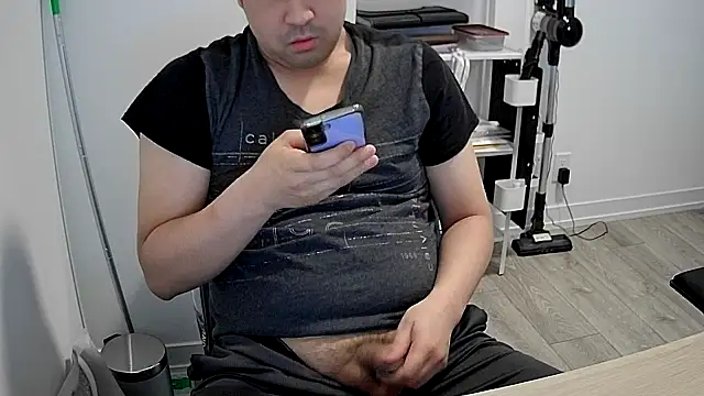 Snapshot of Koreanboy171 chatting on May 15, 3:24 am Koreanboy171 online show from May 15, 3:24 am