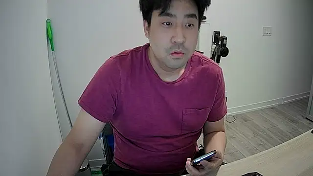Snapshot of Koreanboy171 chatting on May 17, 6:00 am Koreanboy171 online show from May 17, 6:00 am