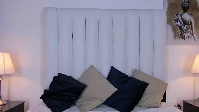 Snapshot of Violet_queen20 chatting on November 18, 6:56 pm Violet queen20 online show from November 18, 6:56 pm