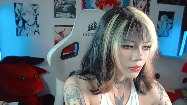 Deadly Doll online show from October 10, 10:53 pm