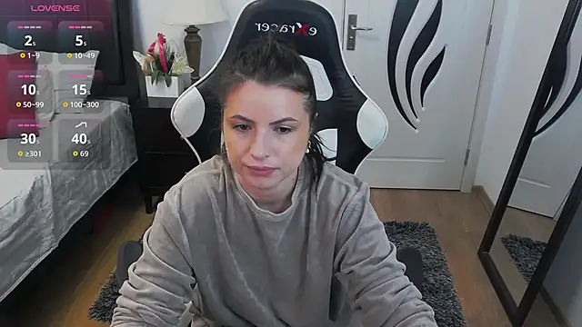 AmyPure  online show from April 22, 4:48 am