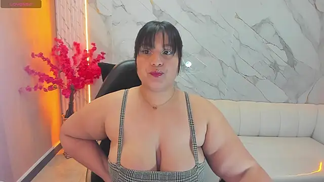 Snapshot of SALMA_G chatting on September 13, 1:22 pm SALMA G online show from September 13, 1:22 pm