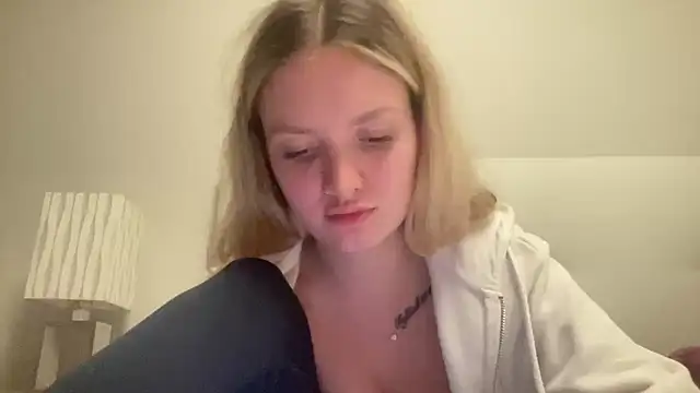 Snapshot of mariemelissah chatting on January 19, 5:28 pm mariemelissah online show from January 19, 5:28 pm