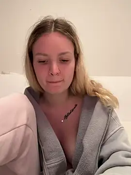 Snapshot of mariemelissah chatting on February 24, 12:48 pm mariemelissah online show from February 24, 12:48 pm