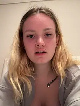 Snapshot of mariemelissah chatting on February 24, 4:47 pm mariemelissah online show from February 24, 4:47 pm