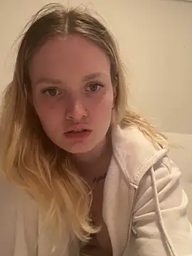 Snapshot of mariemelissah chatting on March 2, 4:10 pm mariemelissah online show from March 2, 4:10 pm