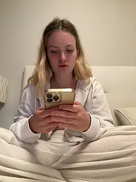 Snapshot of mariemelissah chatting on March 7, 5:17 pm mariemelissah online show from March 7, 5:17 pm