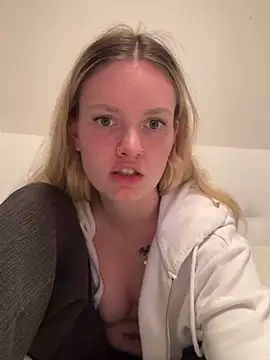 Snapshot of mariemelissah chatting on March 9, 3:16 pm mariemelissah online show from March 9, 3:16 pm